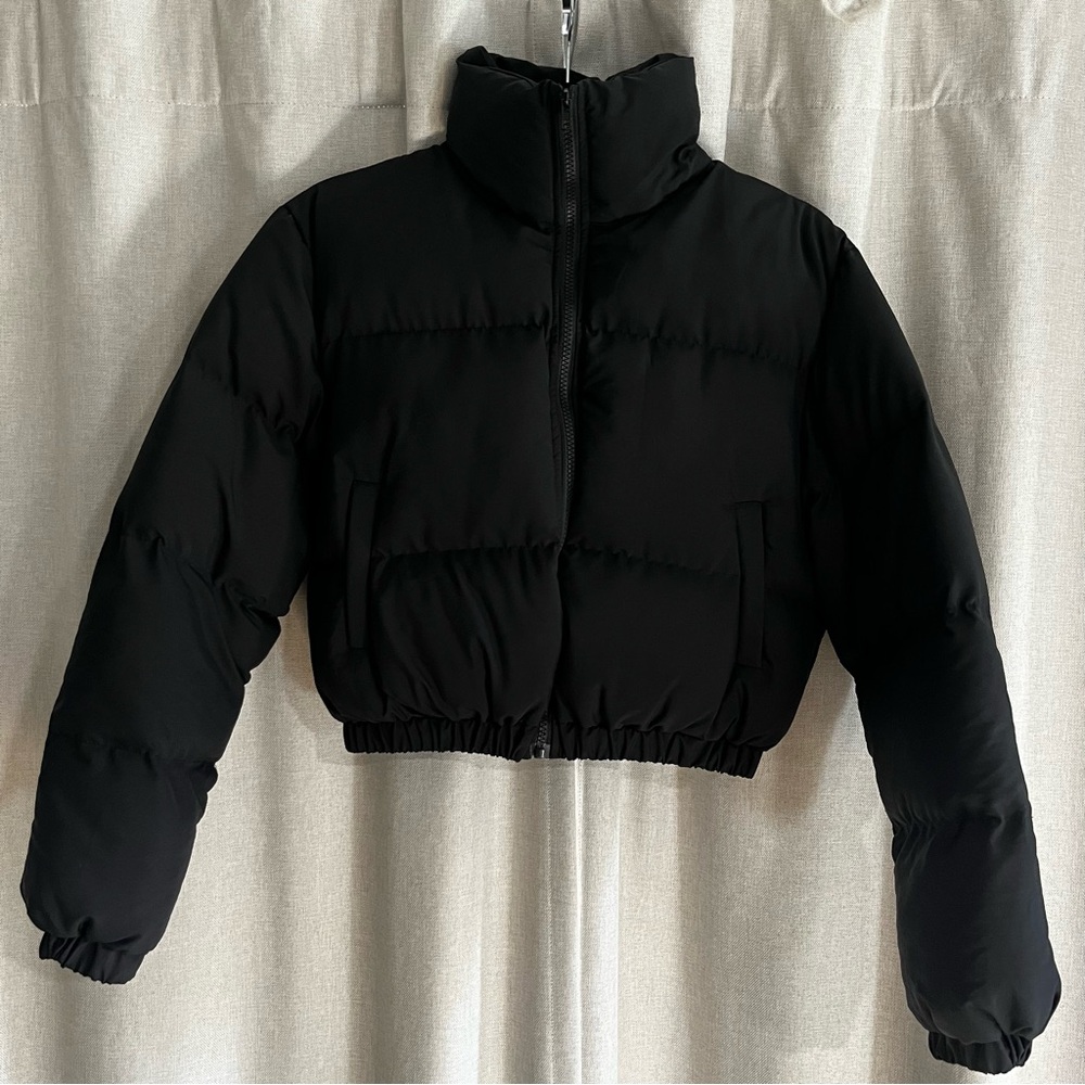 🖤 Cropped Black Puffer Jacket 🖤